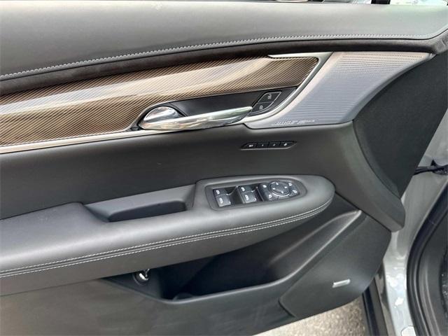 Photo of 2025 Silver Metallic Cadillac XT6