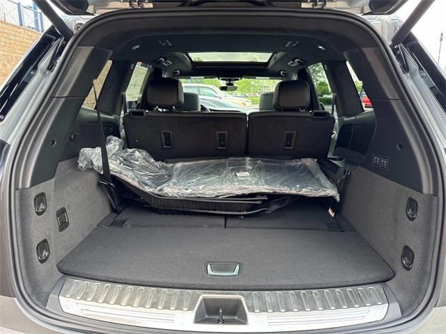 Photo of 2025 Silver Metallic Cadillac XT6