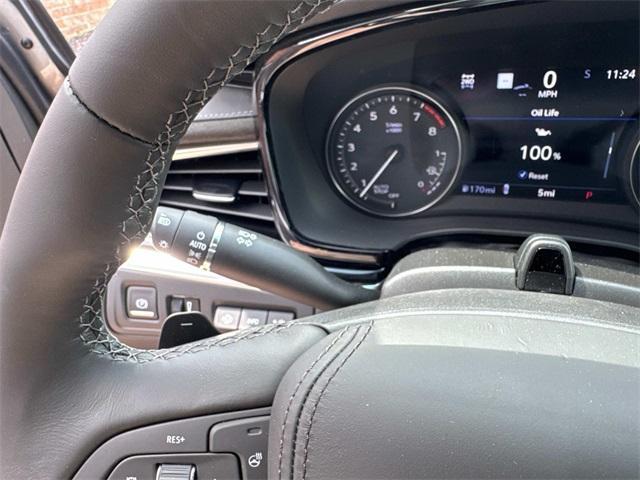 Photo of 2025 Silver Metallic Cadillac XT6