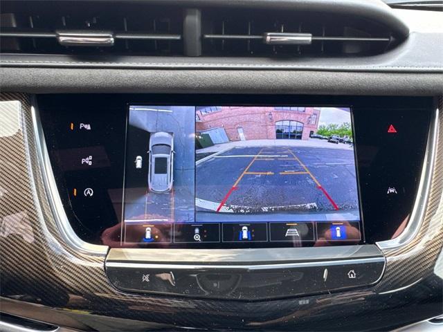 Photo of 2025 Silver Metallic Cadillac XT6