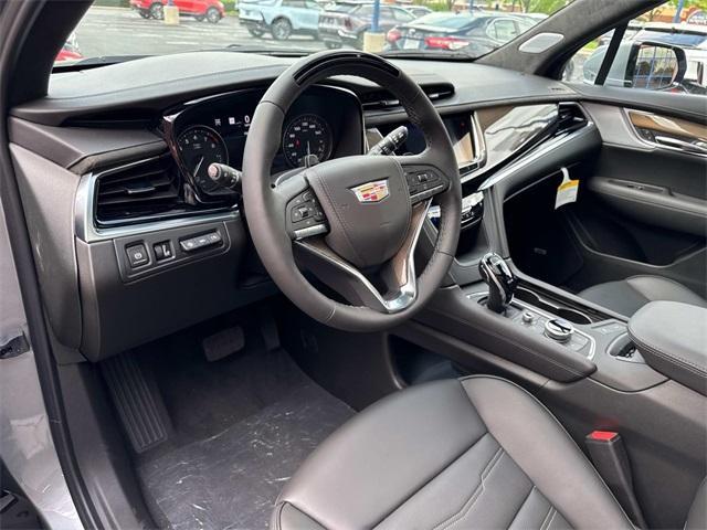 Photo of 2025 Silver Metallic Cadillac XT6