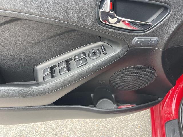 Photo of 2016 Crimson Red Metallic Kia Forte
