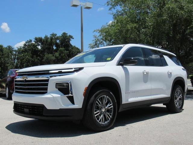 Photo of 2025 Summit White Chevrolet Traverse