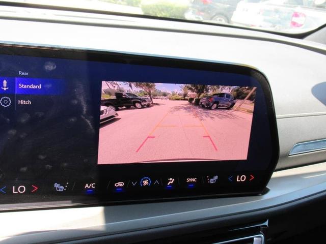 Photo of 2025 Summit White Chevrolet Traverse