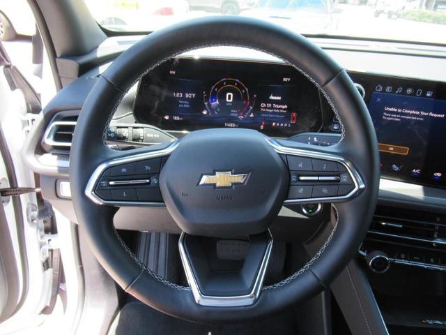 Photo of 2025 Summit White Chevrolet Traverse