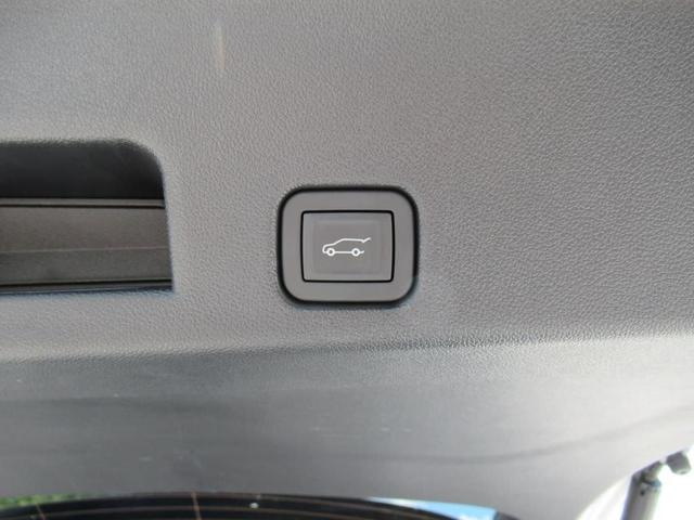 Photo of 2025 Summit White Chevrolet Traverse
