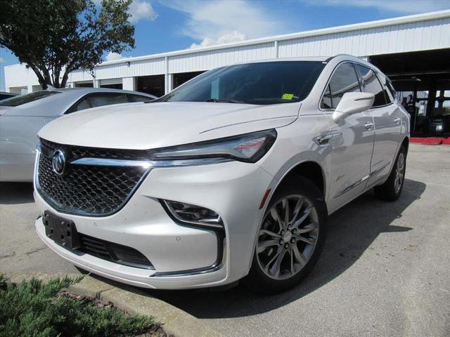 Photo of 2022 White Frost Tri-Coat Buick Enclave