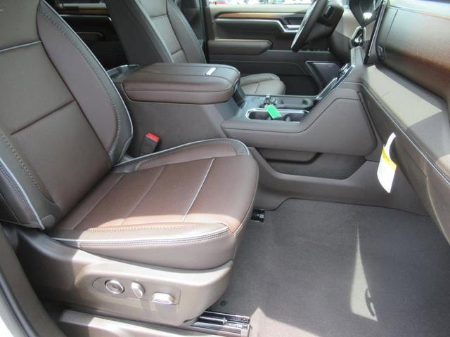 Photo of 2025 White Frost GMC Sierra 2500