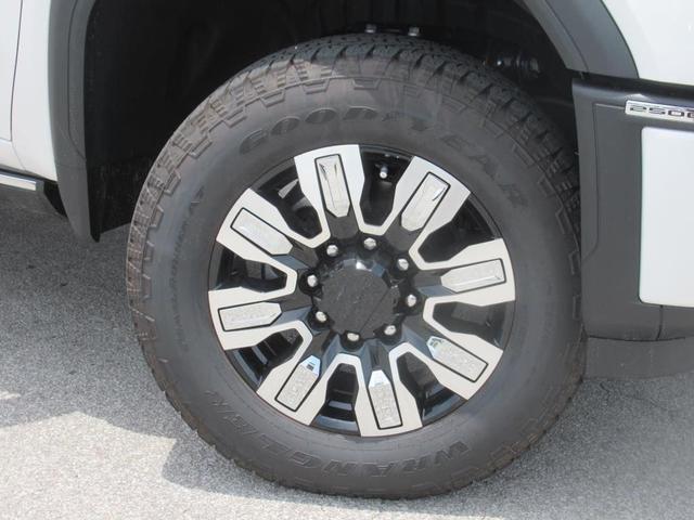 Photo of 2025 White Frost GMC Sierra 2500