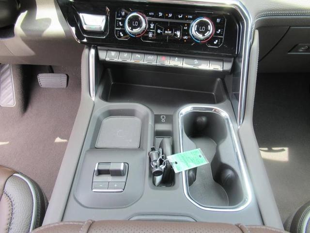 Photo of 2025 White Frost GMC Sierra 2500