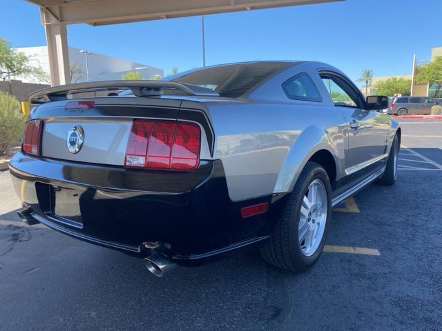 Photo of 2008 Silver Ford Mustang