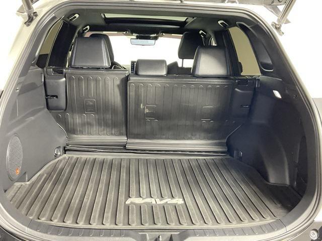 Photo of 2022 Blizzard Pearl/Midnight Black Metallic Toyota RAV4 Hybrid
