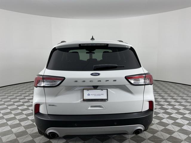 Photo of 2021 White Ford Escape
