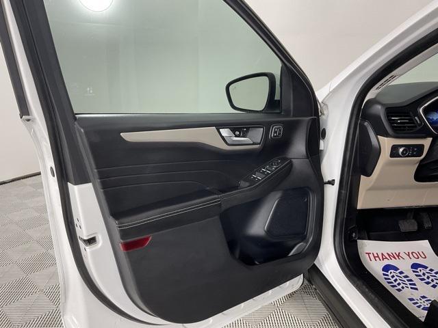 Photo of 2021 White Ford Escape