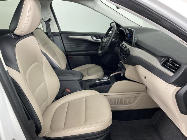 Photo of 2021 White Ford Escape