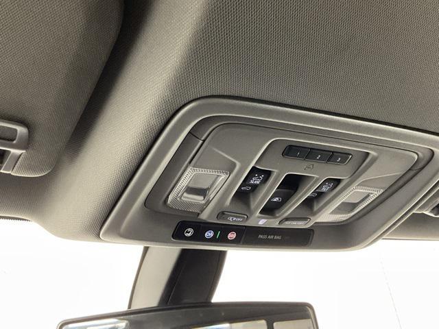 Photo of 2022 Black Chevrolet Silverado 1500