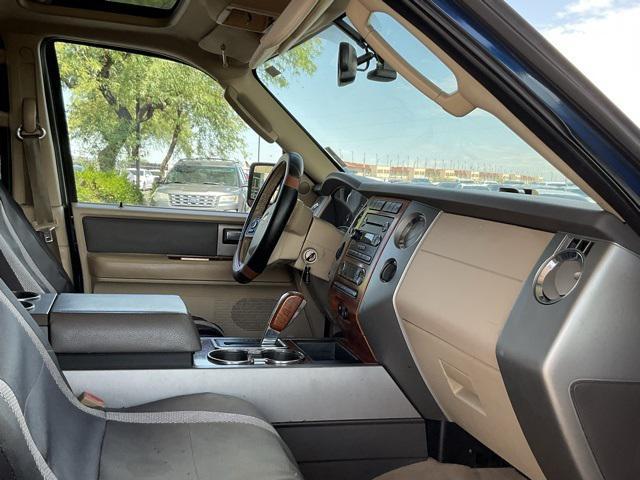 Photo of 2008 Dark Blue Pearl Clearcoat Metallic Ford Expedition EL