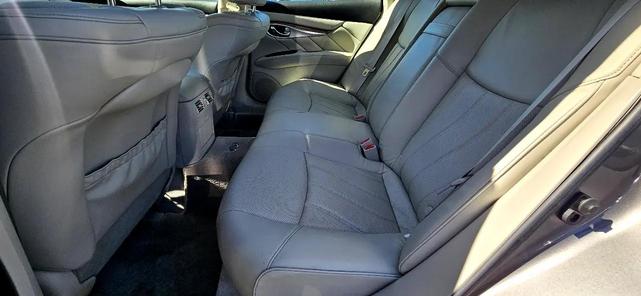 Photo of 2011 Gray INFINITI M37