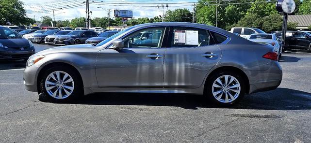 Photo of 2011 Gray INFINITI M37
