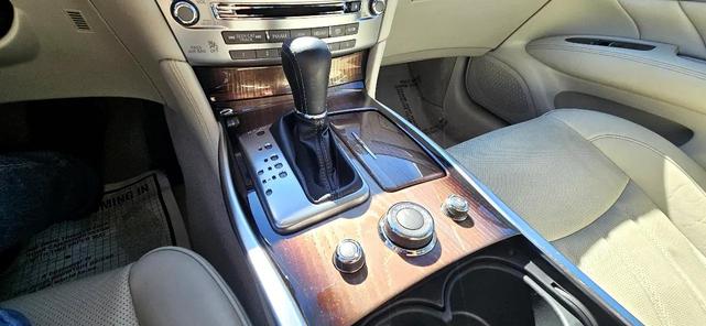 Photo of 2011 Gray INFINITI M37