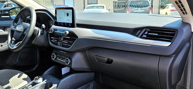 Photo of 2020 White Ford Escape