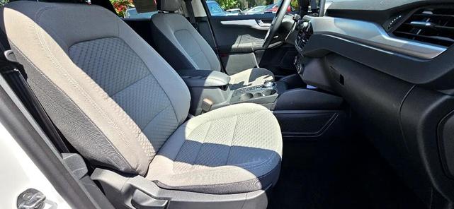 Photo of 2020 White Ford Escape