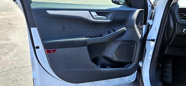 Photo of 2020 White Ford Escape