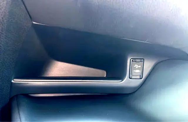 Photo of 2019 Blue Toyota C-HR