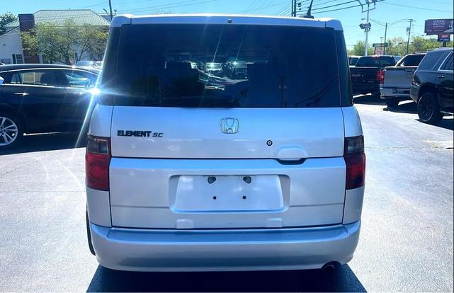 Photo of 2007 Alabaster Silver Metallic Honda Element