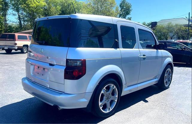 Photo of 2007 Alabaster Silver Metallic Honda Element