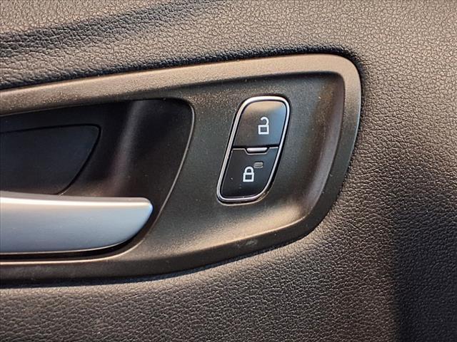 Photo of 2019 Lightning Blue Metallic Ford Escape