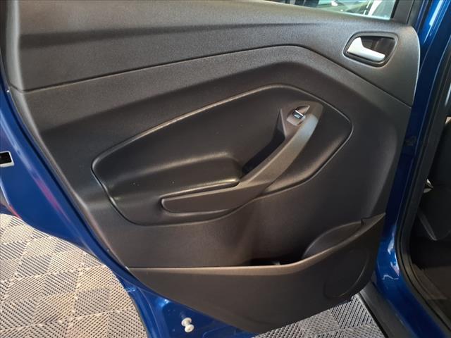 Photo of 2019 Lightning Blue Metallic Ford Escape