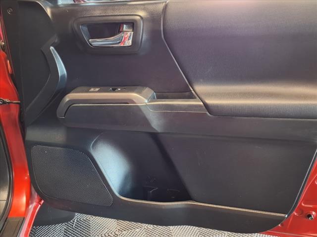 Photo of 2016 Barcelona Red Metallic Toyota Tacoma