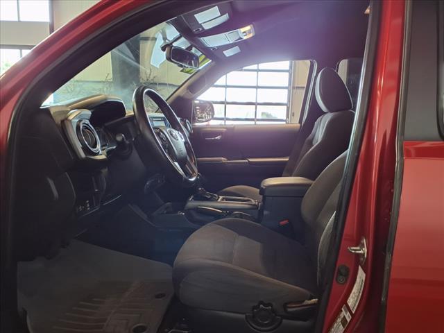 Photo of 2016 Barcelona Red Metallic Toyota Tacoma