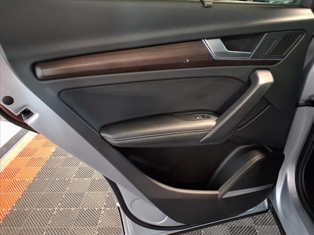 Photo of 2022 Florett Silver Metallic Audi Q5