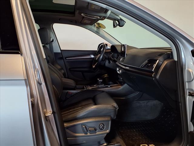 Photo of 2022 Florett Silver Metallic Audi Q5