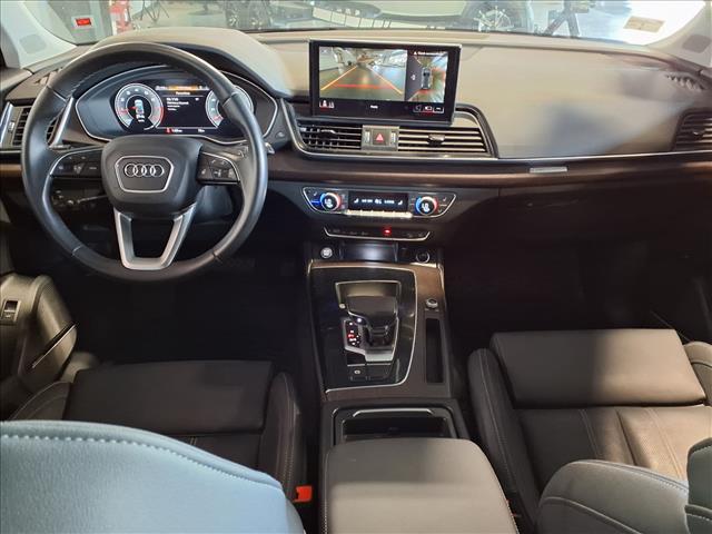 Photo of 2022 Florett Silver Metallic Audi Q5