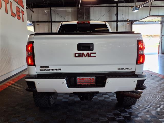 Photo of 2016 Summit White GMC Sierra 2500