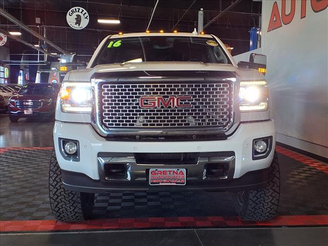 Photo of 2016 Summit White GMC Sierra 2500