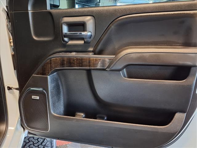 Photo of 2016 Summit White GMC Sierra 2500
