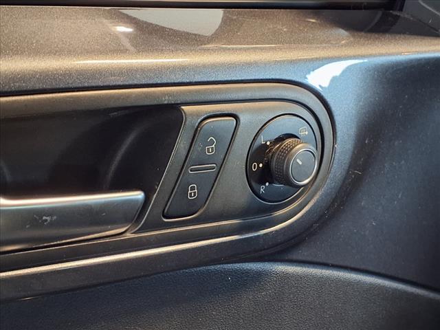 Photo of 2018 Platinum Gray Metallic Volkswagen Beetle