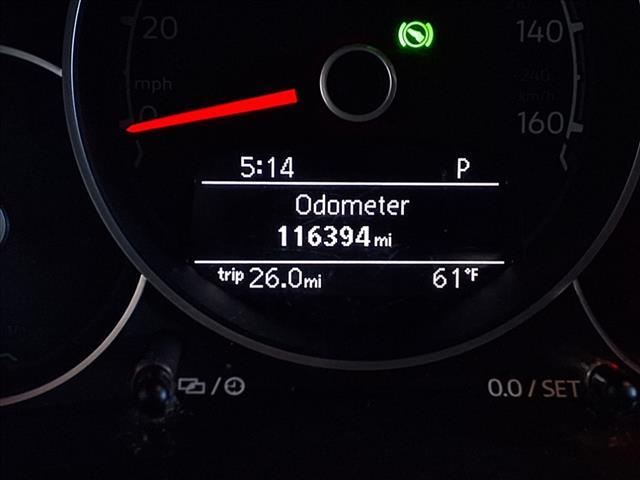 Photo of 2018 Platinum Gray Metallic Volkswagen Beetle
