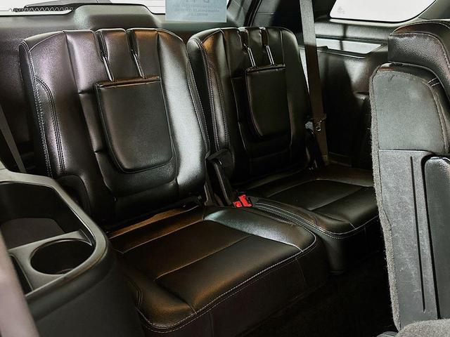 Photo of 2016 White Platinum Clearcoat Metallic Ford Explorer