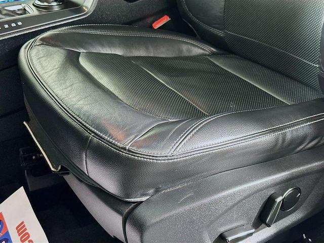 Photo of 2016 White Platinum Clearcoat Metallic Ford Explorer