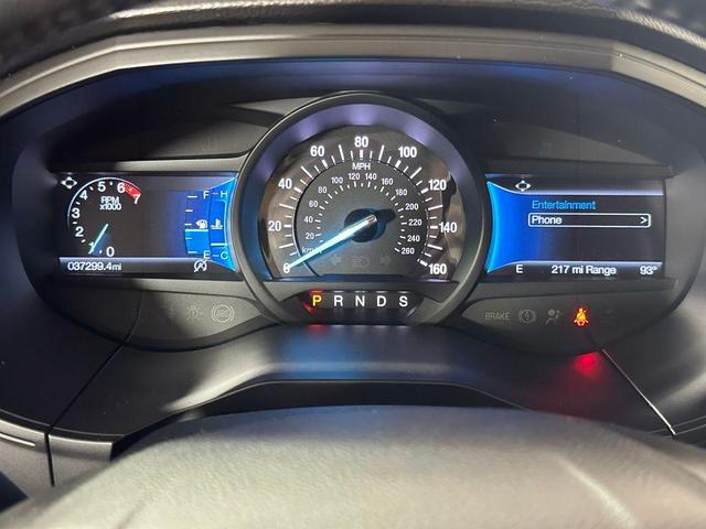 Photo of 2024 Gray Metallic Ford Edge