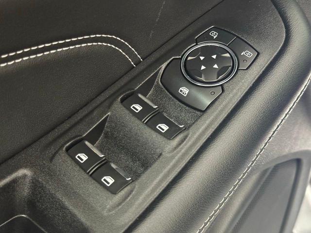 Photo of 2024 Gray Metallic Ford Edge