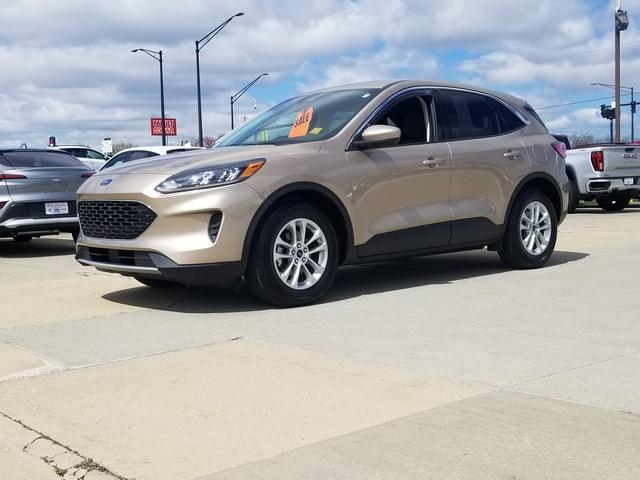 Photo of 2021 Desert Gold Metallic Ford Escape