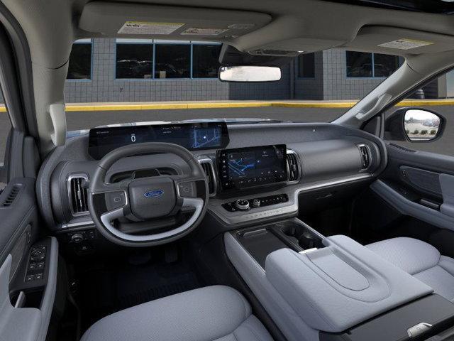 Photo of 2025 Blue Ford Expedition Max