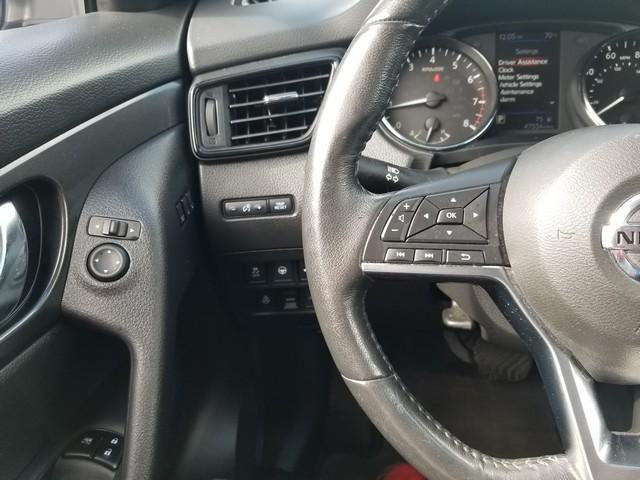Photo of 2019 Magnetic Black Nissan Rogue