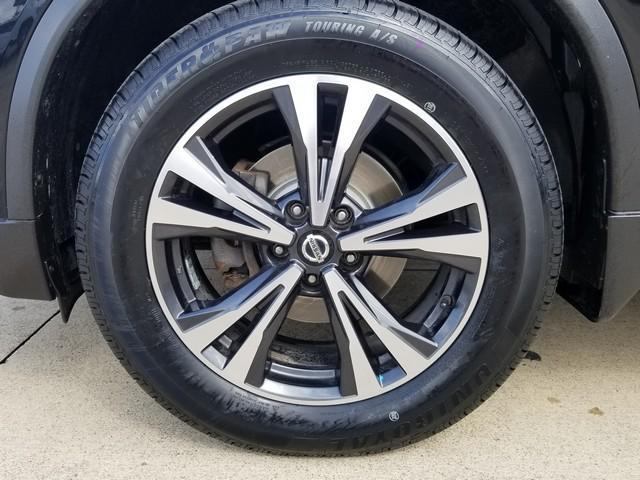 Photo of 2019 Magnetic Black Nissan Rogue